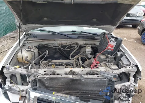 2012 Ford Escape Xls z USA, uszkodzony, nr VIN 1FMCU0C75CKA13759